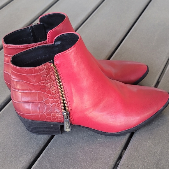 CIRCUS SAM EDELMAN Red Highland Studded Ankle Booties - Picture 1 of 6